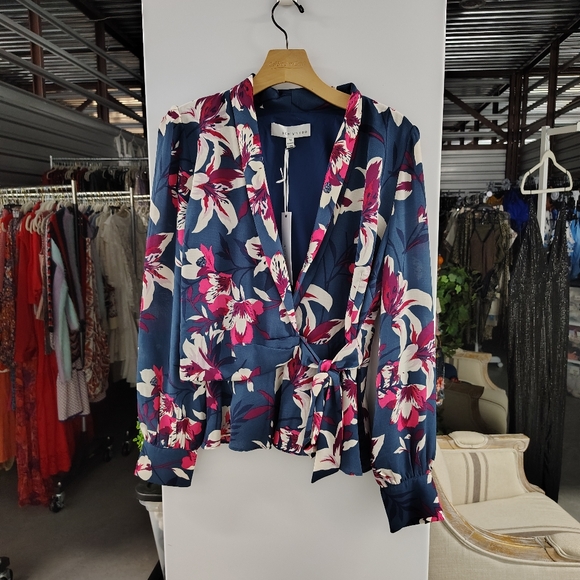 Adelyn Rae Shayne Blouse - Picture 2 of 7